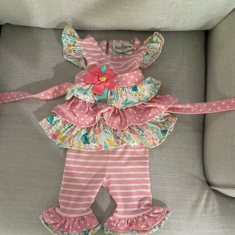 Beautiful 3-6 month Rare Editions outfit. GUC.